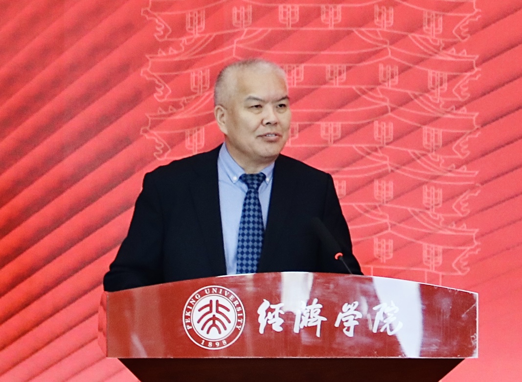 以青春之力赴时代之约 | 通鼎集团董事长沈小平出席北京大学经济学院2025年开学典礼并发表寄语