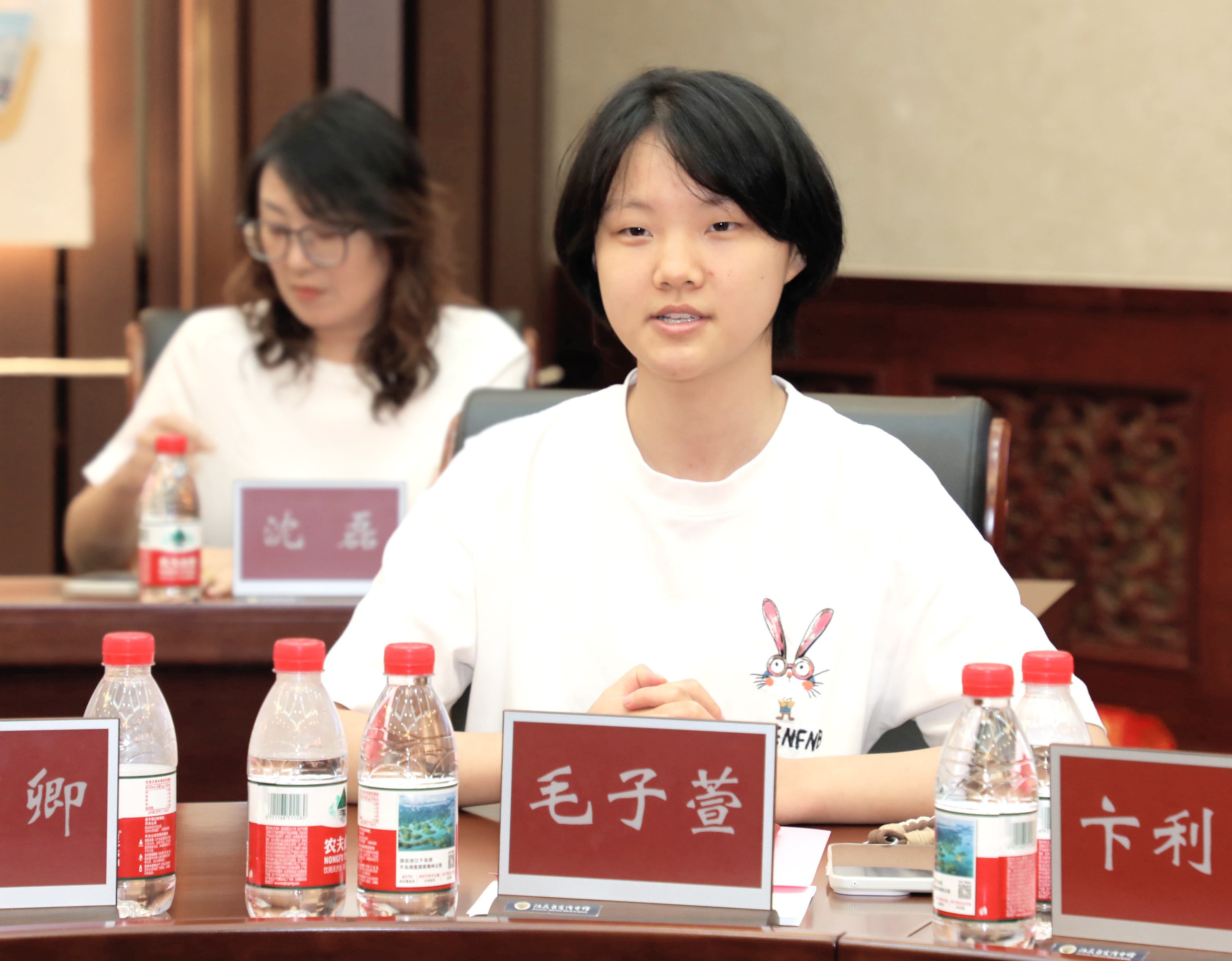 通鼎助学筑梦想 震中学子赴荣光