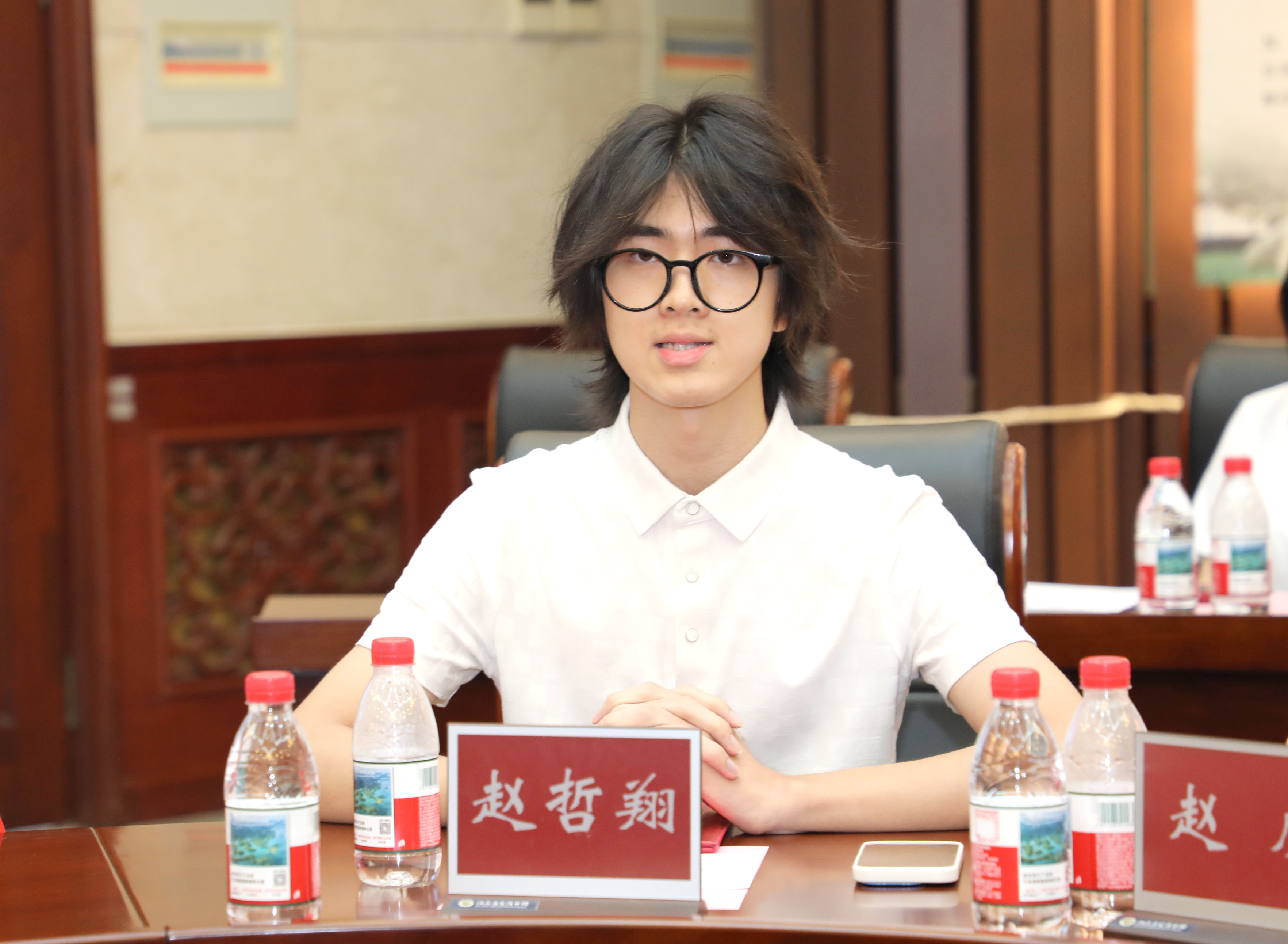 通鼎助学筑梦想 震中学子赴荣光